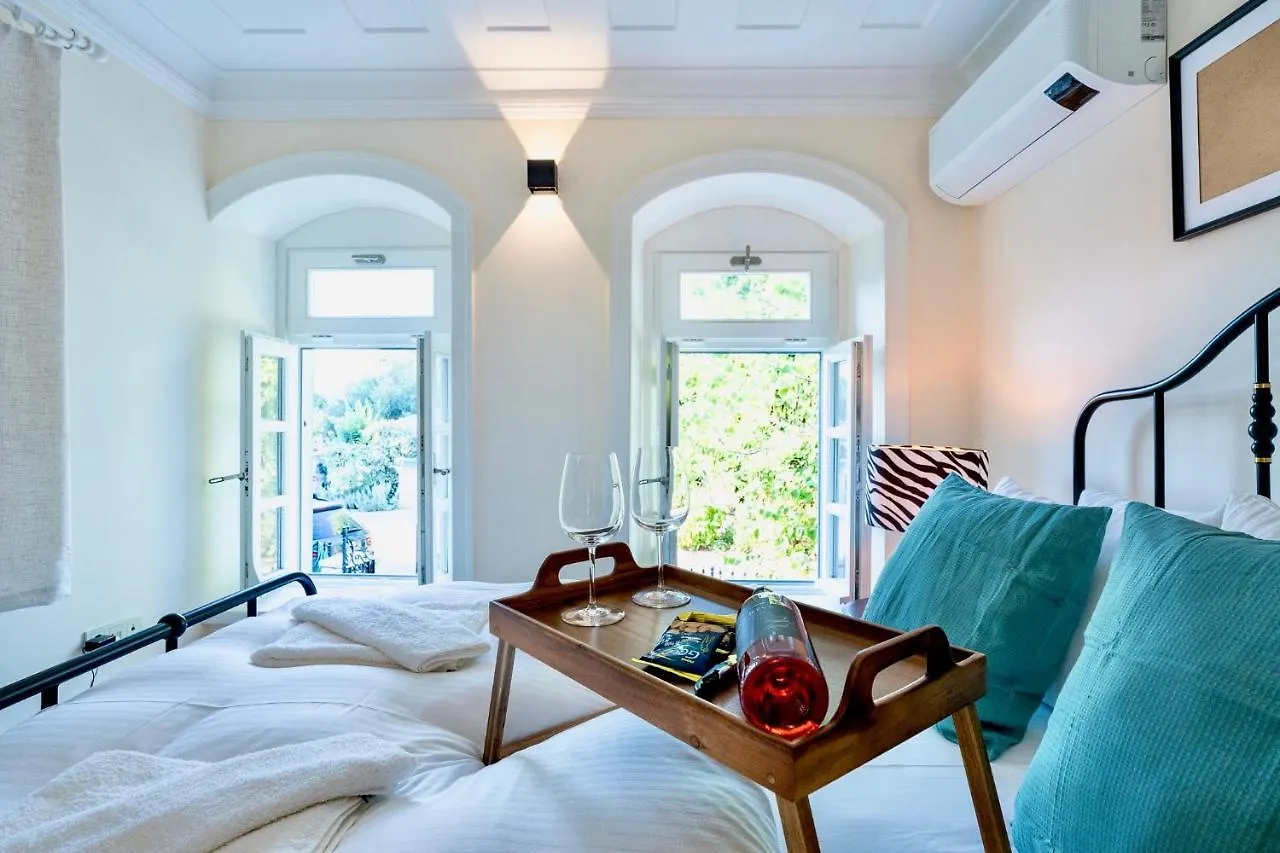 Miniq Homes 102 - Historical Stone House With Garden Cinema Foça 0*,  Turchia