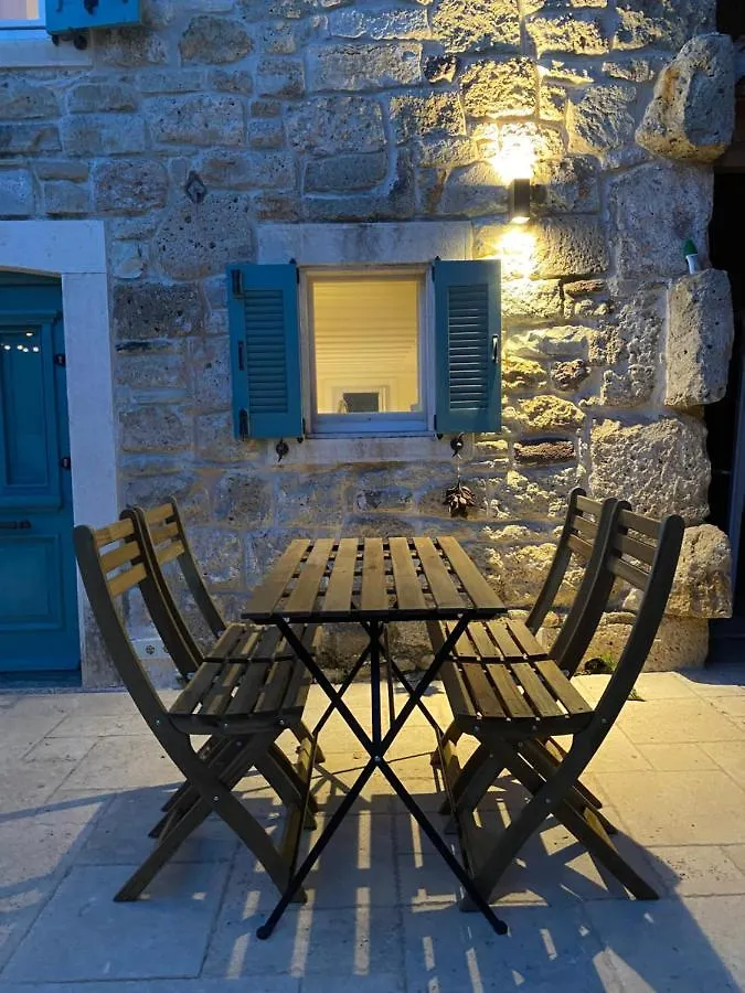 Miniq Homes 102 - Historical Stone House With Garden Cinema Foça 0*,